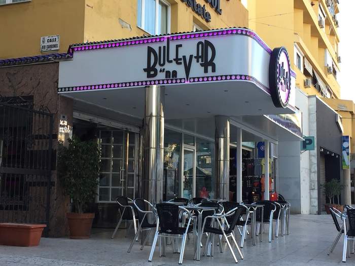 Café Bulevar by NA