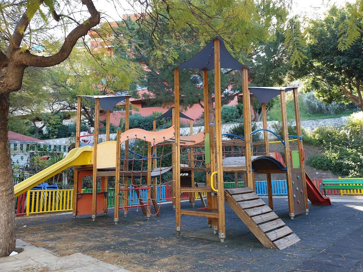 Parque Infantil Público "Alona Pavlovska"