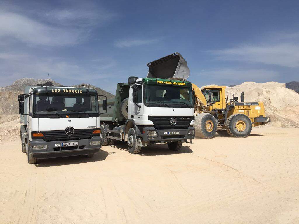 Transportes y Excavaciones "Los Yanquis"