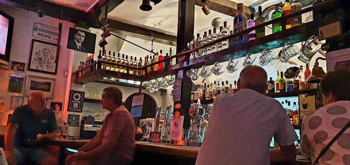 Bar The Tavern
