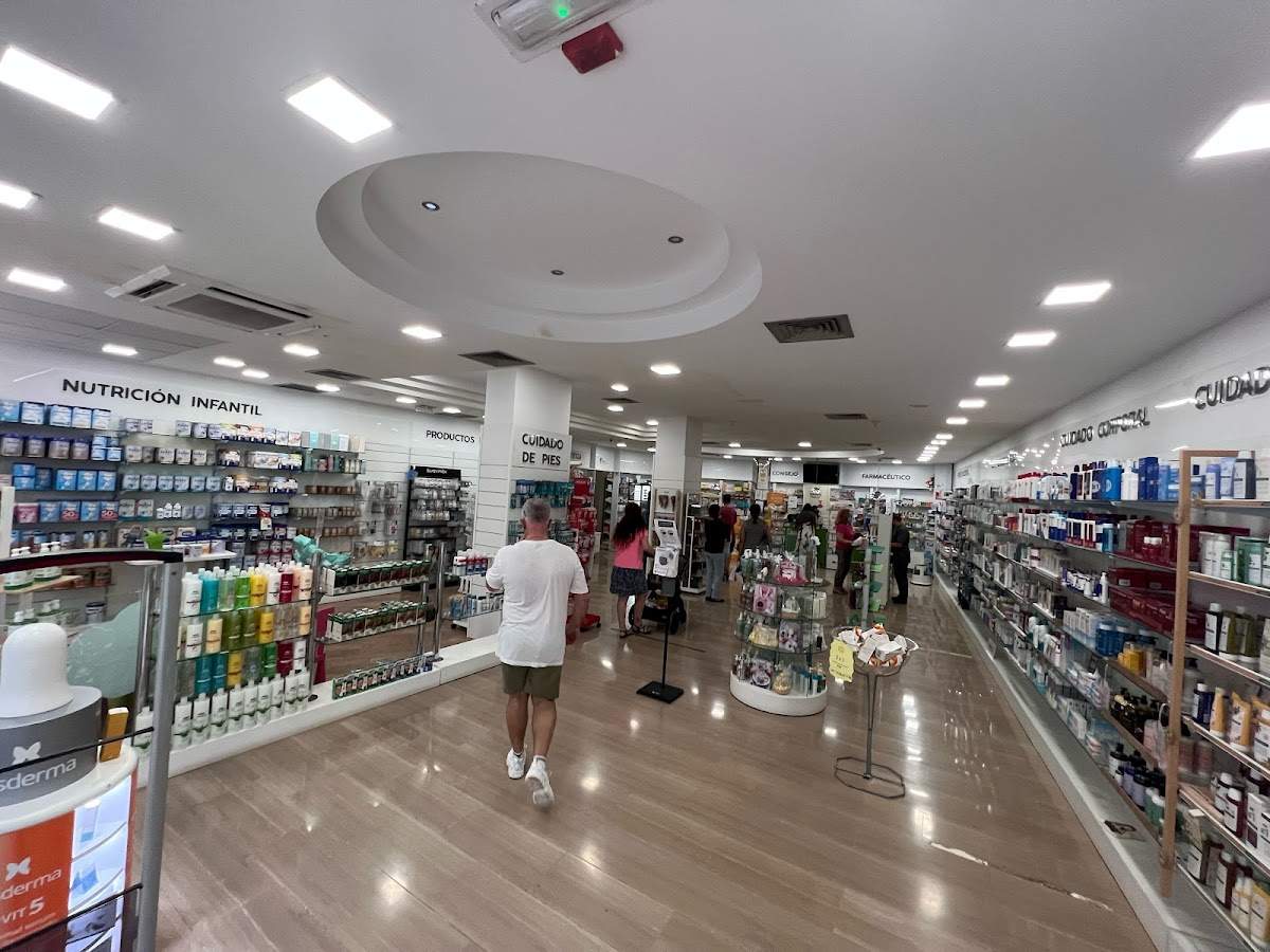 Farmacia Los Manantiales 24h (ABIERTO TODOS LOS DÍAS)