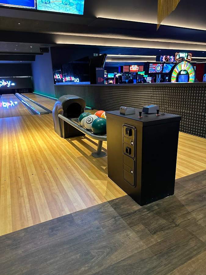 Salón de juego & Sports Bar Pause&Play