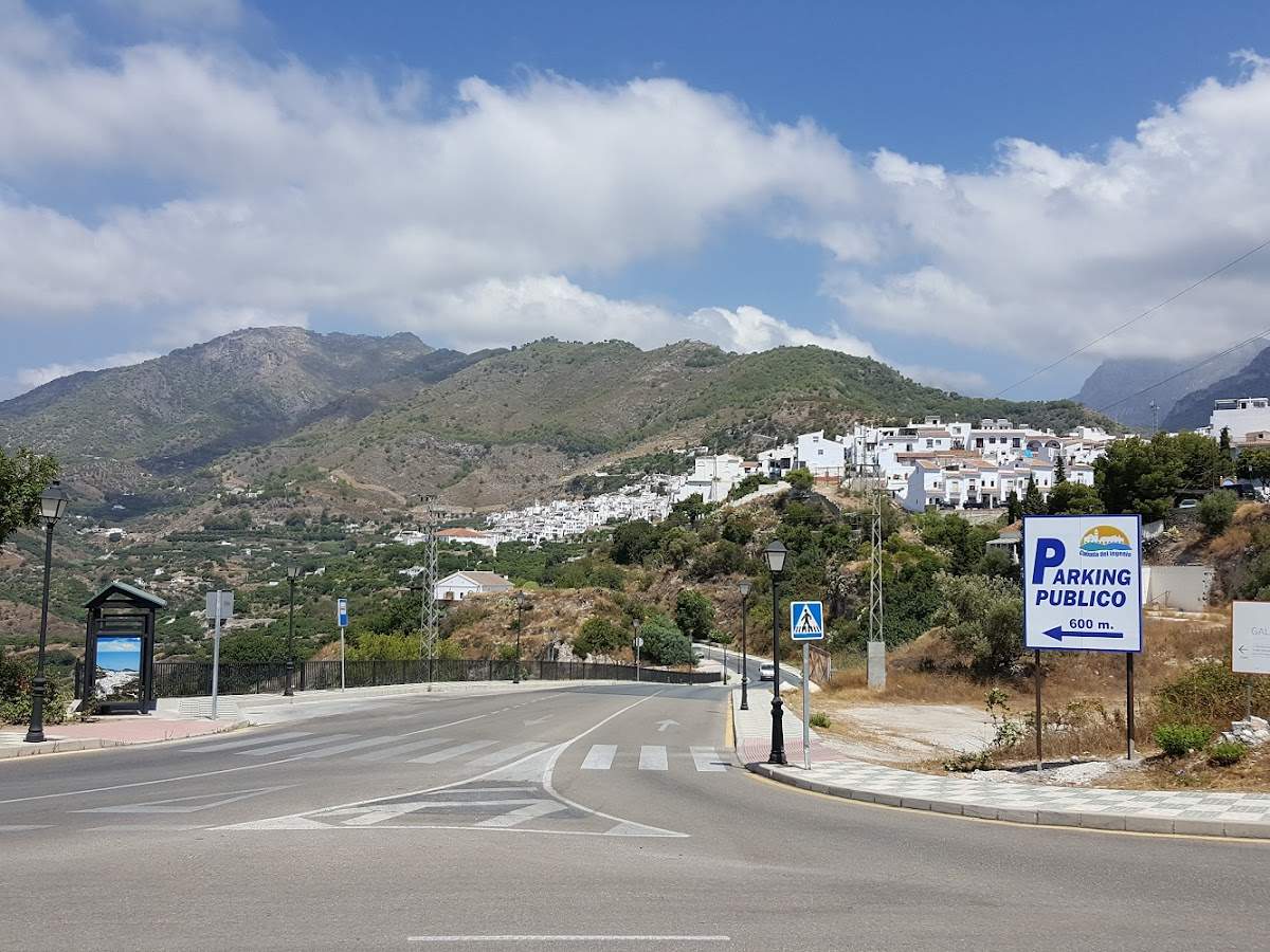 Frigiliana Public Parking - Garage - Aparcamiento público