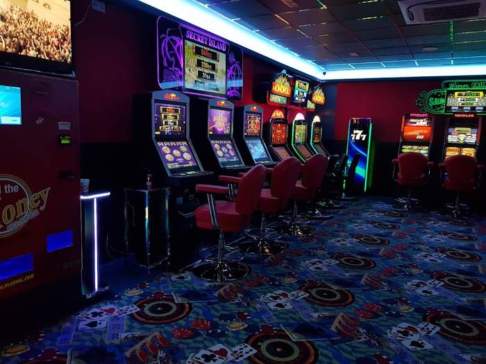 Salón de Juegos 777 FORTUNA 1
