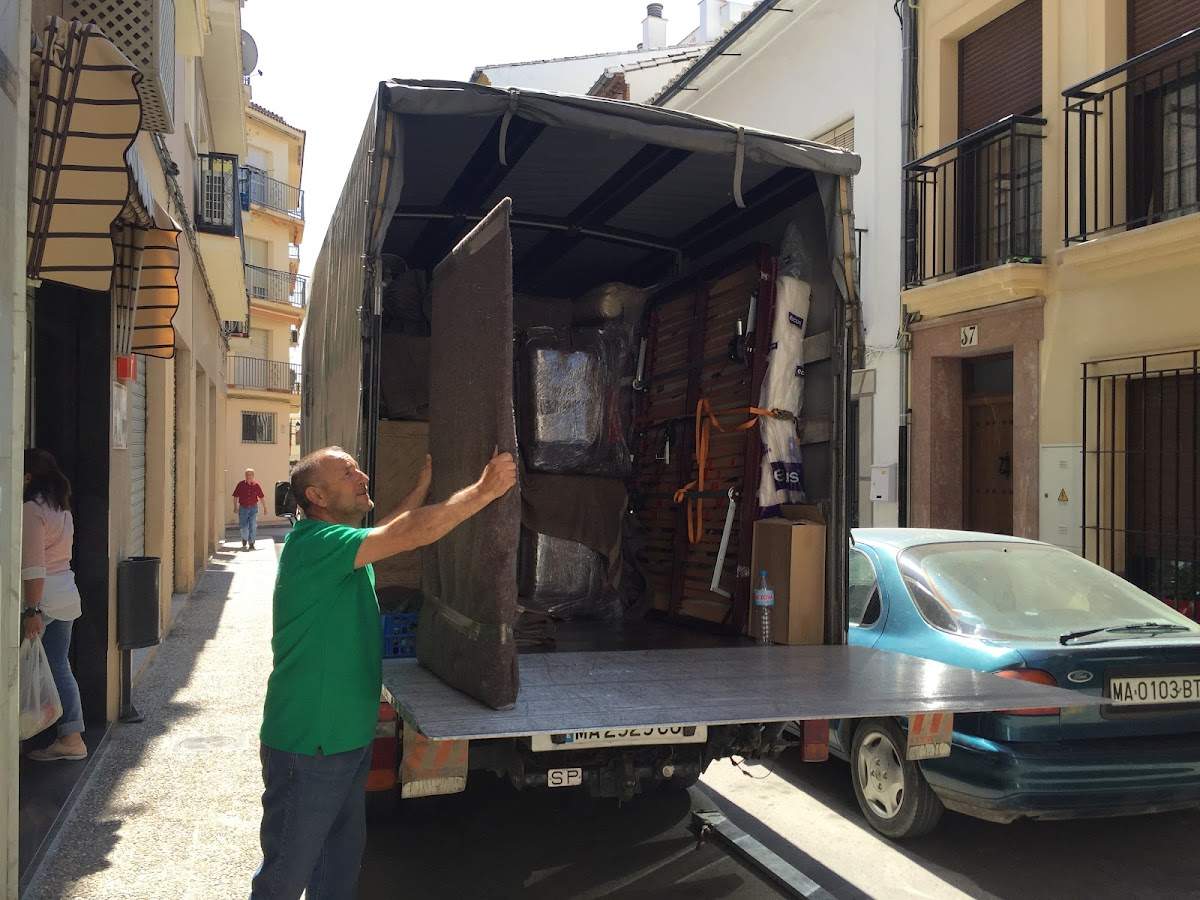 Transportes y Mudanzas El Roseton, S.L.U.