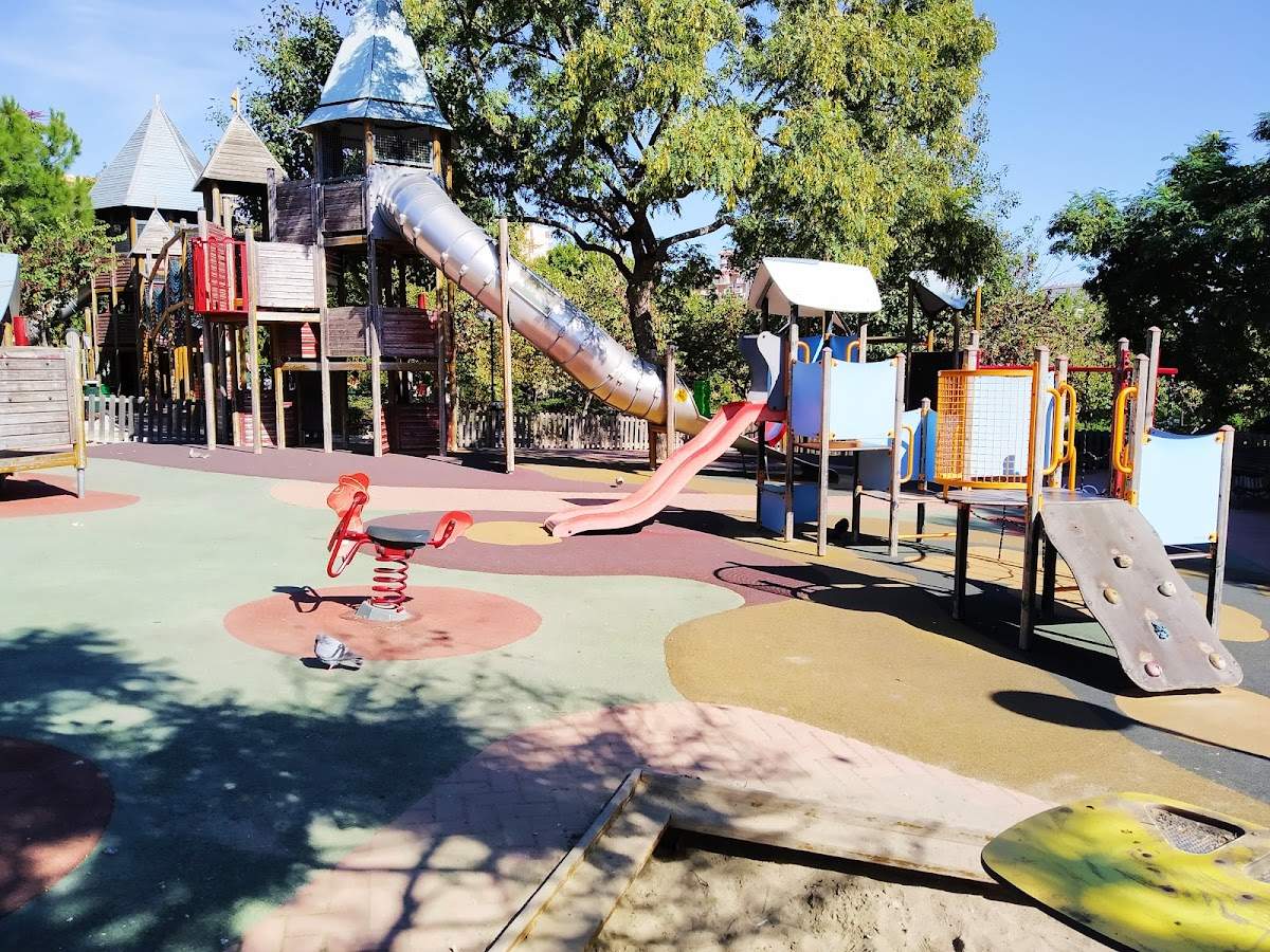 Parque infantil público "La Paloma I"
