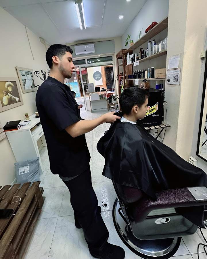 Peluquería & Barbería Caballeros Ezequiel