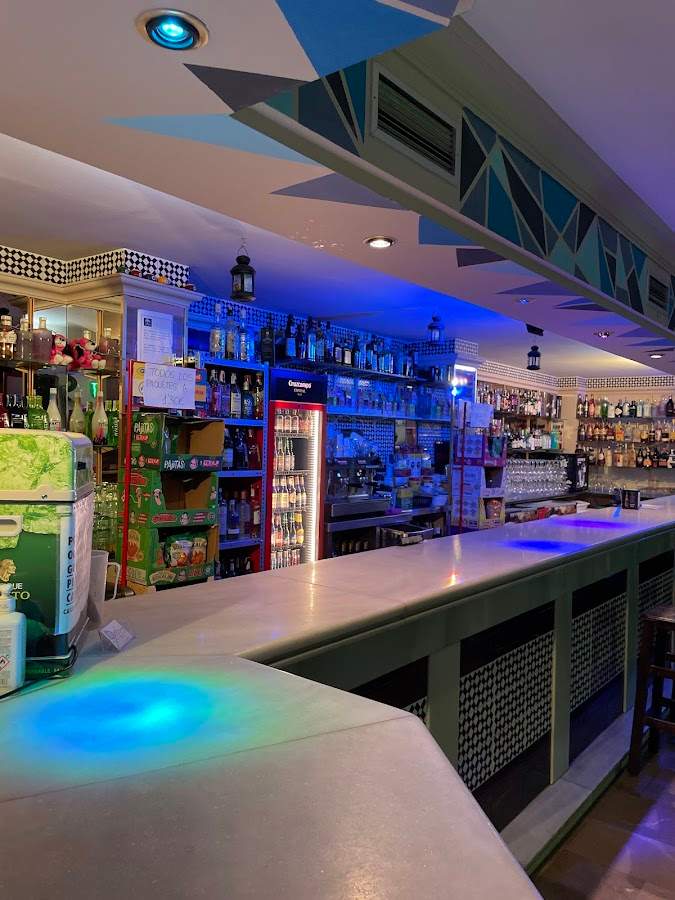 Bar-Cafetería Patio del 33