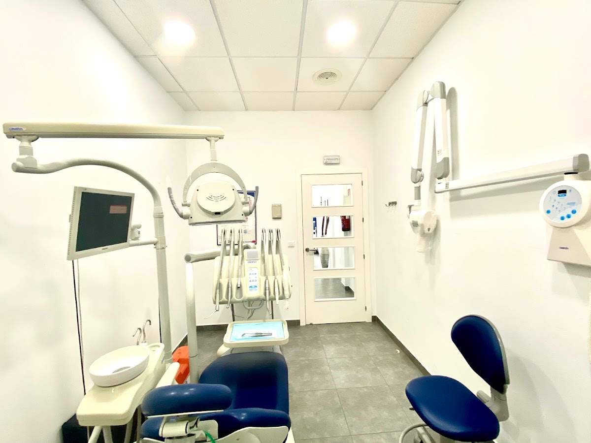 Clínica dental Moreno y Madikian