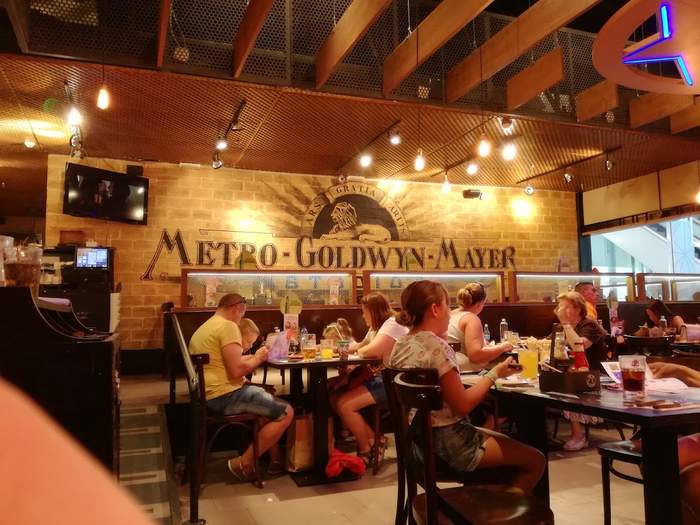 Foster's Hollywood