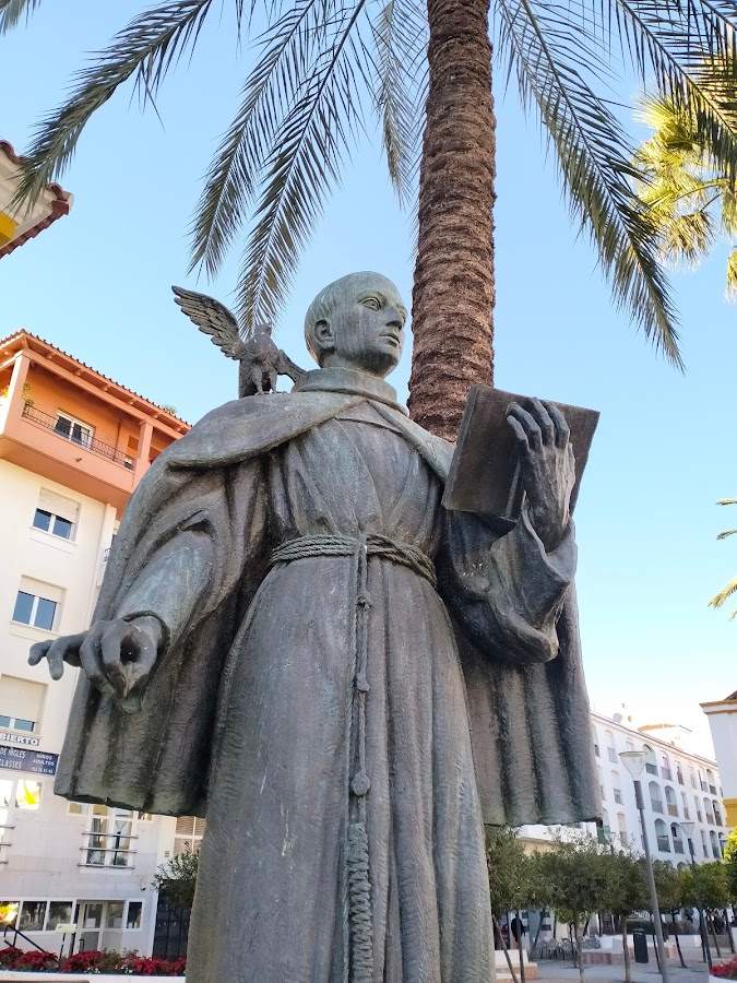 Estatua de San Pedro de Alcántara