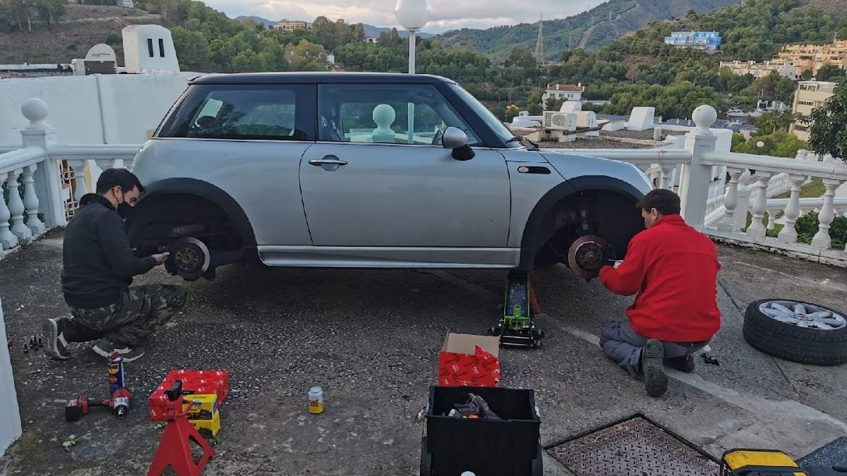 Taller mecánico a domicilio (Málaga - Martiricos)