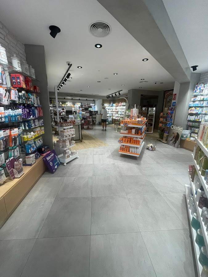 FARMACIA PINTADA Lucía Sáenz de Buruaga Molina