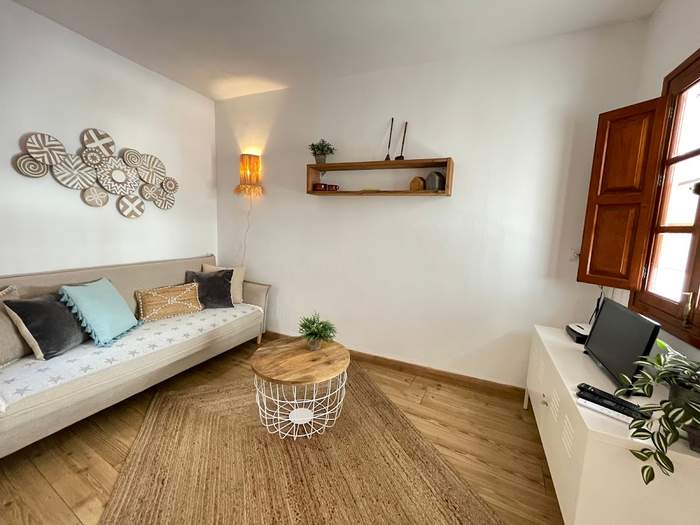 Los Nidos Apartments