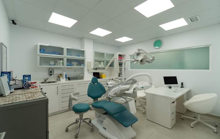 CLINICA DENTAL Luciana Rovaletti