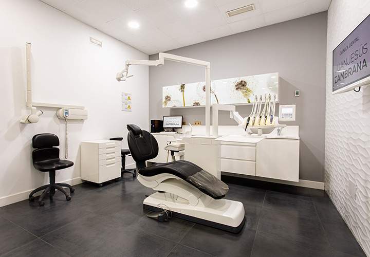 Clínica Dental Juan Jesús Zambrana
