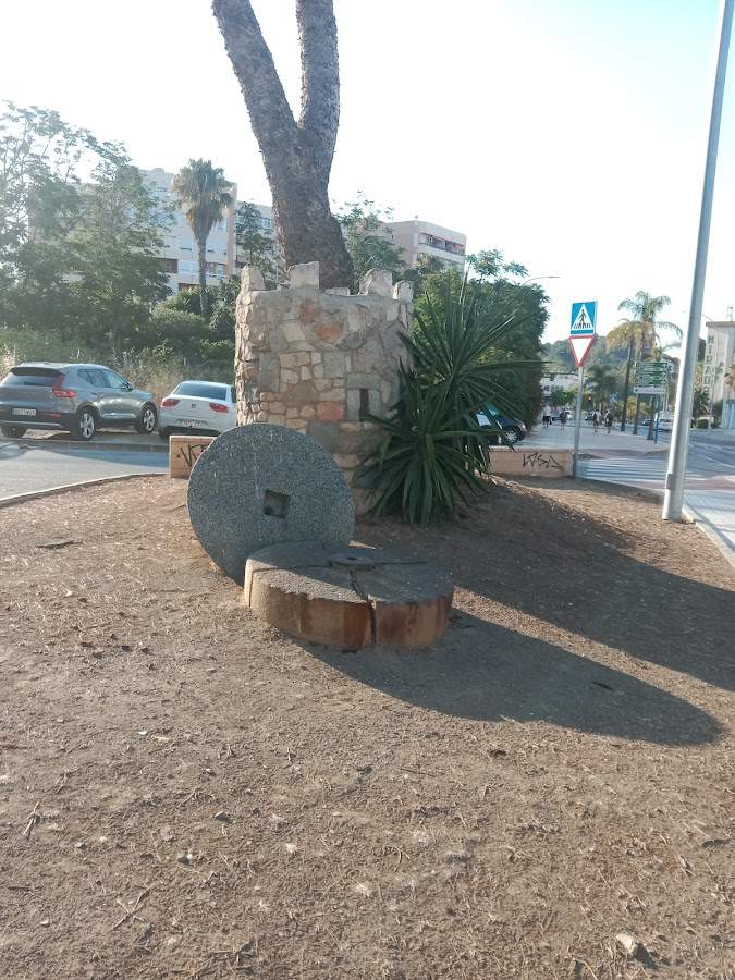 Monumento Torre y piedra del molino