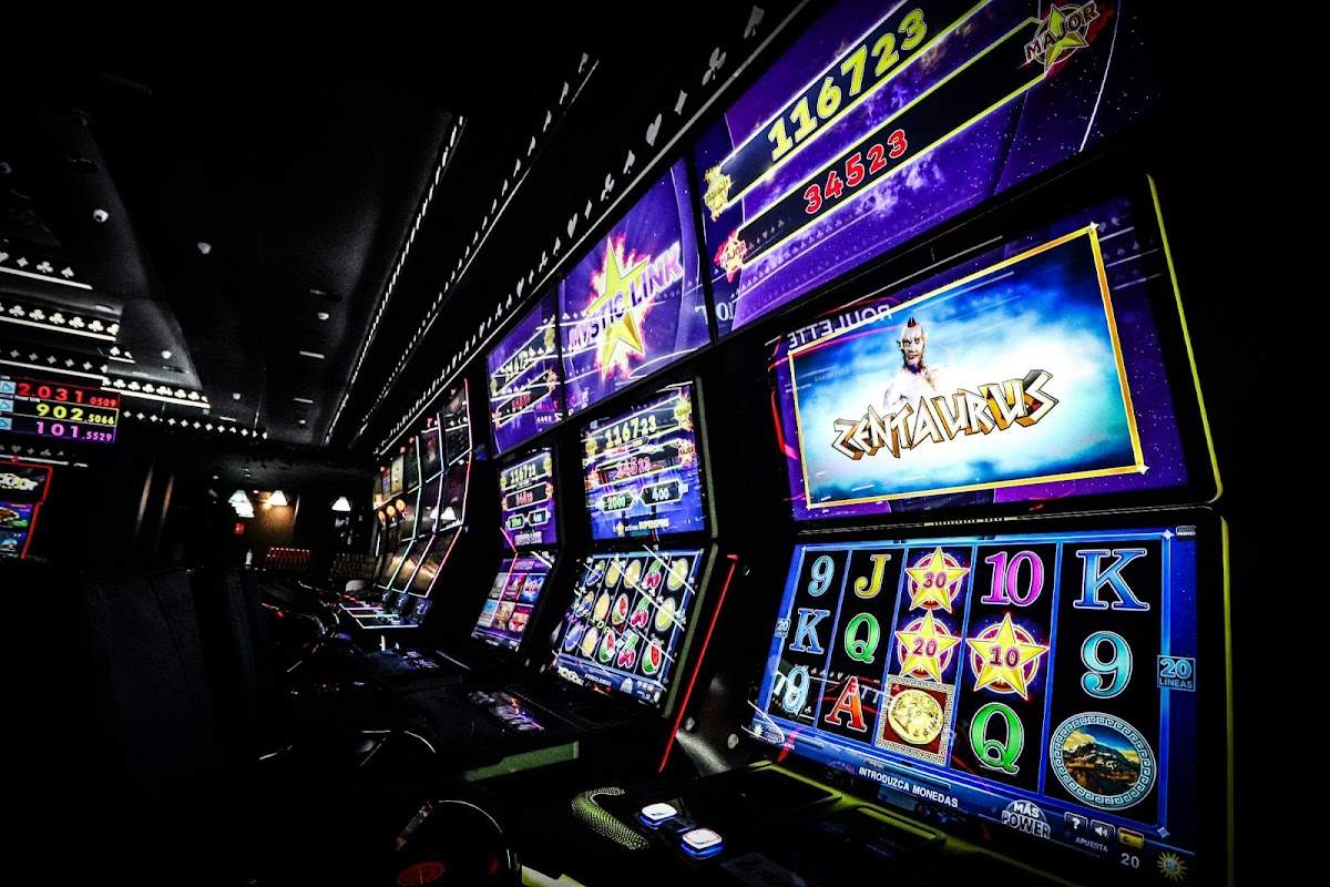 SLOT MARBELLA SALON DE JUEGOS